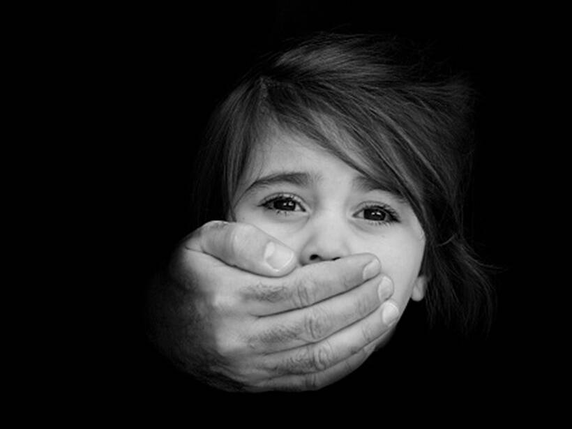 علائم و نشانه های کودک آزاری