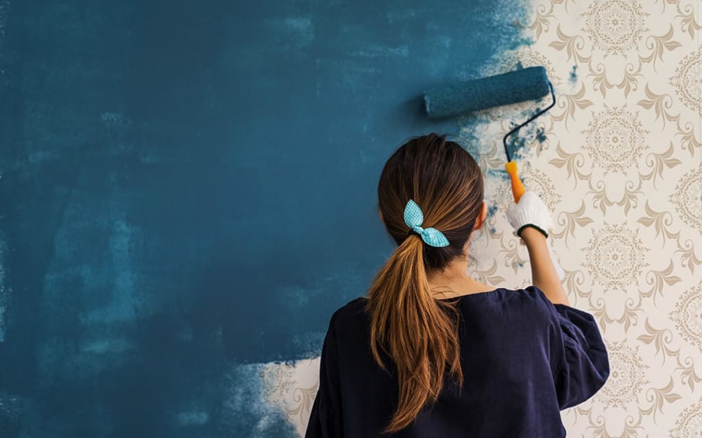 کاغذ دیواری یا رنگ آمیزی